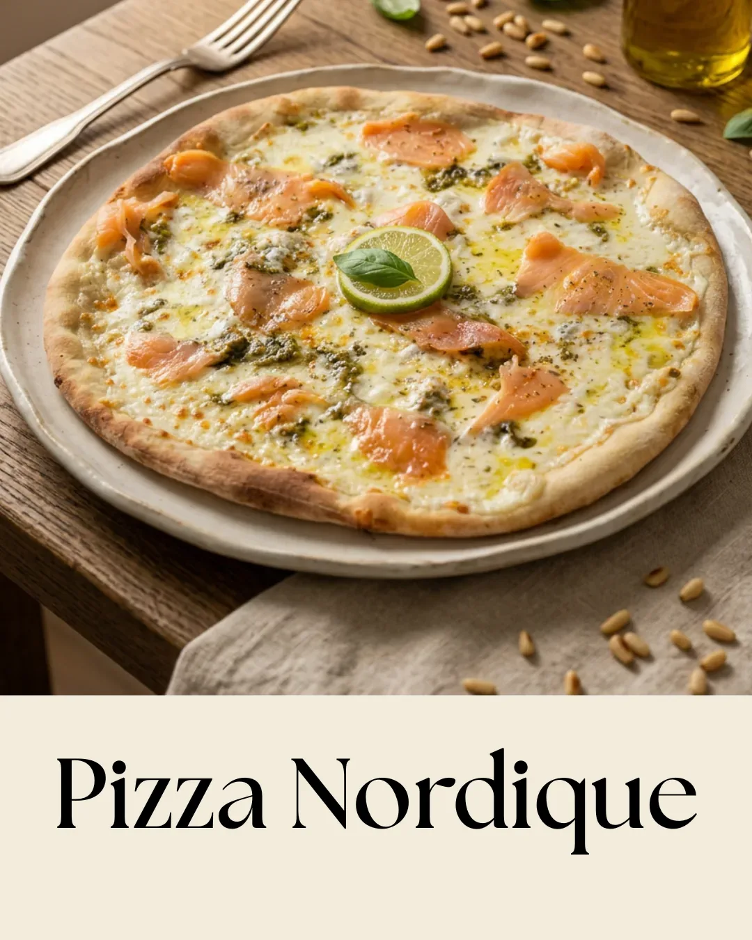 Pizza Nordique, mozzarella, crème, saumon, poireaux, échalotes, citron